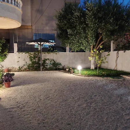 P-apartment *